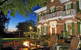 Cloran Mansion Bed & Breakfast